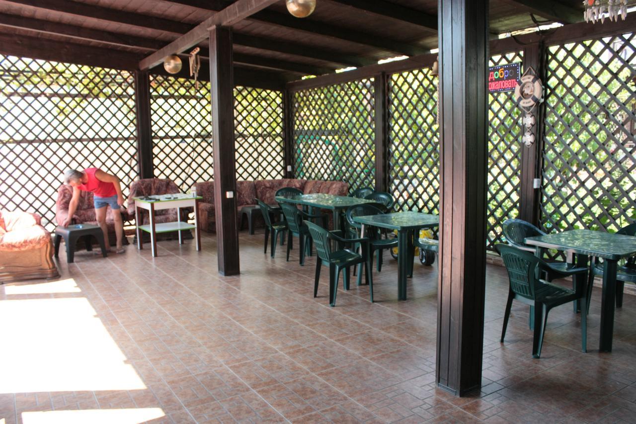 זאטוקה Akvitaniya Mini-Hotel מראה חיצוני תמונה
