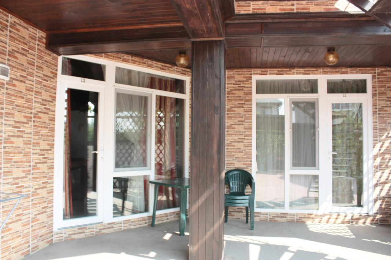 זאטוקה Akvitaniya Mini-Hotel מראה חיצוני תמונה