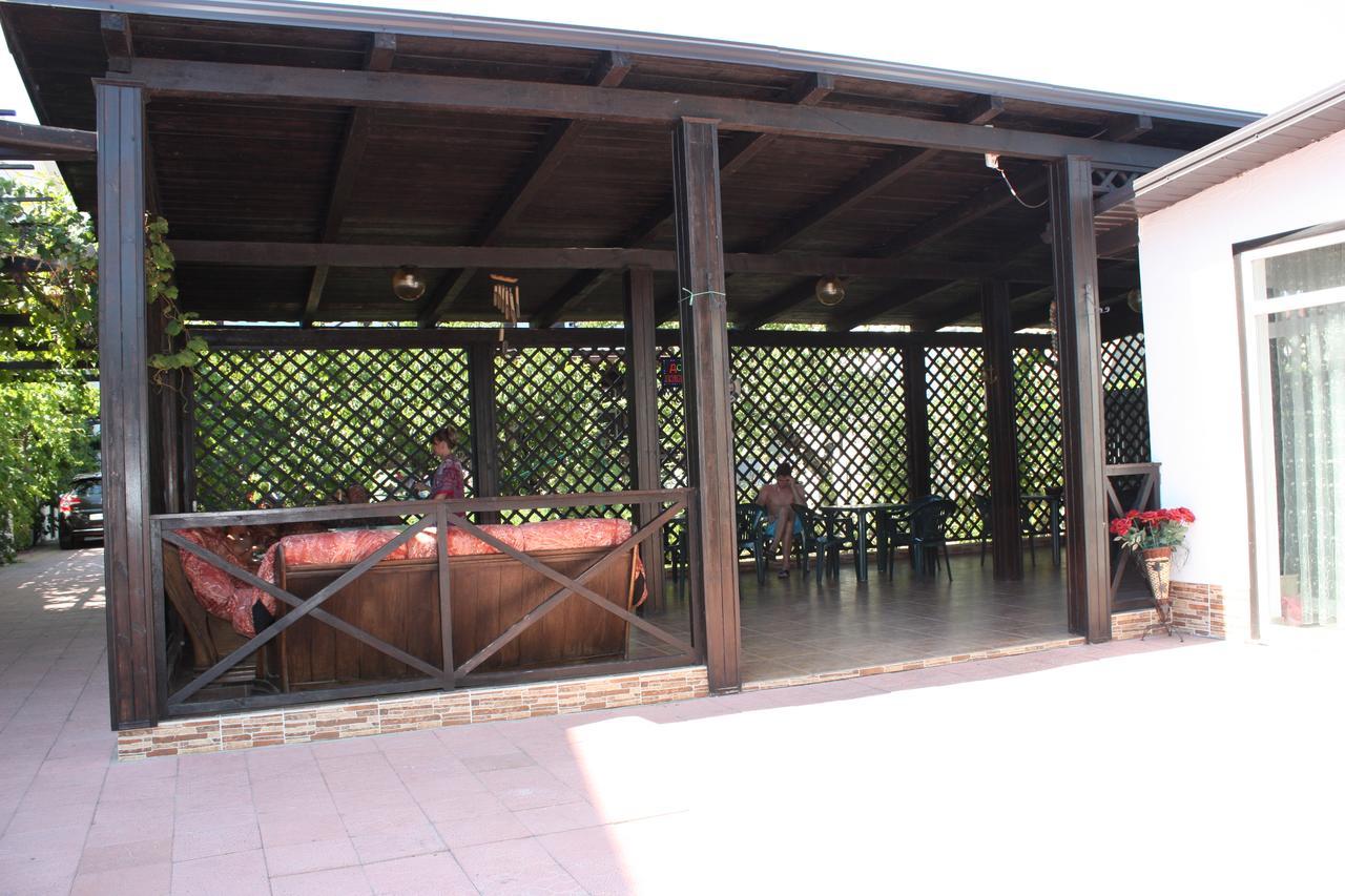 זאטוקה Akvitaniya Mini-Hotel מראה חיצוני תמונה