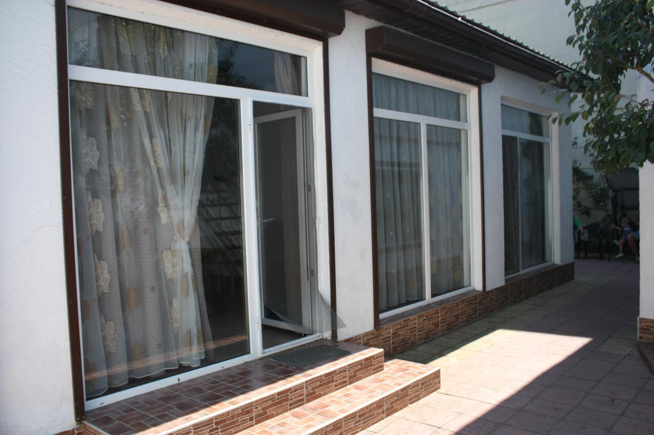 זאטוקה Akvitaniya Mini-Hotel מראה חיצוני תמונה