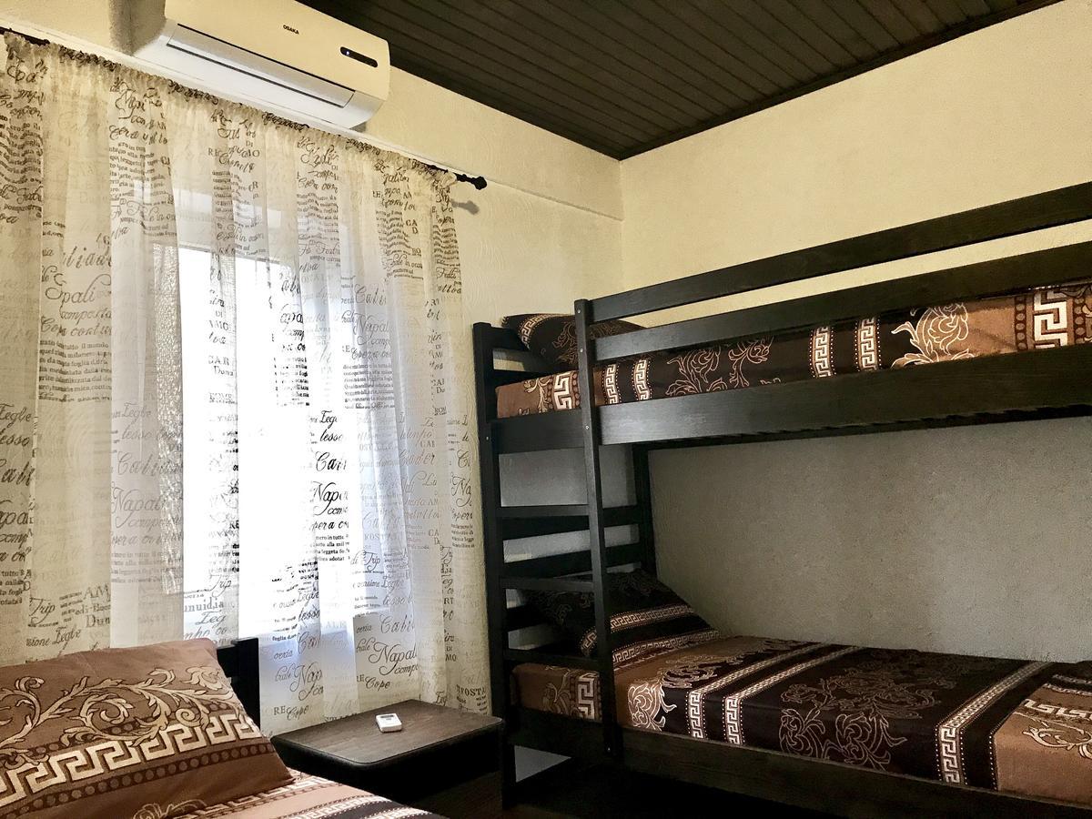 זאטוקה Akvitaniya Mini-Hotel מראה חיצוני תמונה